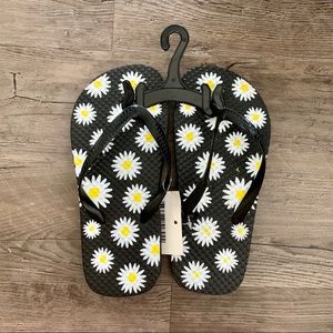 NWT Kid’s Black Daisy Flip Flops